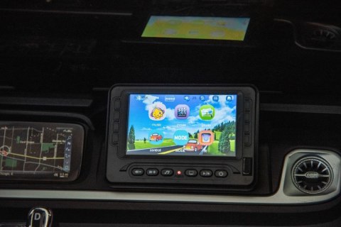 Auto Na Akumulator Mercedes G63 XXL Zielony Lakierowany 4x4 Auto Na Akumulator Mercedes G63 XXL Zielony Lakierowany 4x4