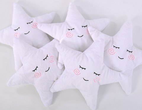 Poduszka przytulanka z minky Little STAR z grzechotką- biała Poduszka przytulanka z minky Little STAR z grzechotką- biała