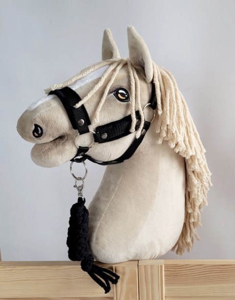 Zestaw do Hobby Horse: kantar A3 z czarnym futerkiem + uwiąz ze sznurka - czarno-czarny Zestaw do Hobby Horse: kantar A3 z czarnym futerkiem + uwiąz ze sznurka - czarno-czarny