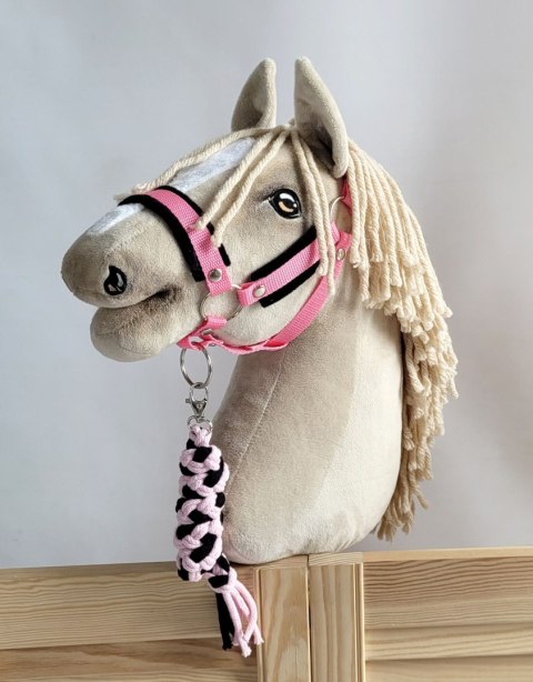Zestaw do Hobby Horse: kantar A3 z czarnym futerkiem + uwiąz ze sznurka - czarno-różowy Zestaw do Hobby Horse: kantar A3 z czarnym futerkiem + uwiąz ze sznurka - czarno-różowy