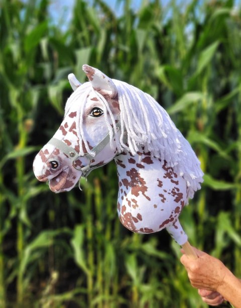 Hobby Horse Duży koń na kiju Premium - tarantowaty biało-brązowy z białą grzywą A3 Hobby Horse Duży koń na kiju Premium - tarantowaty biało-brązowy z białą grzywą A3