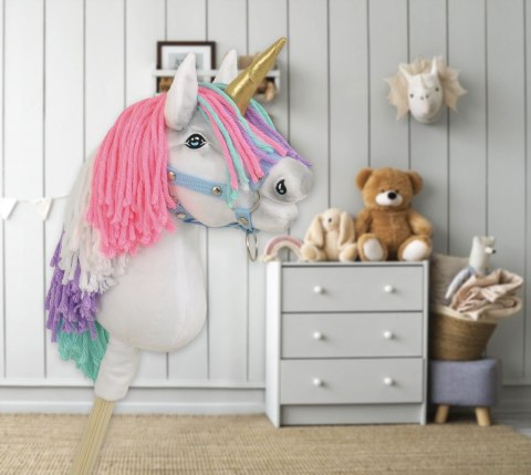 Hobby Horse Jednorożec na kiju mały biały z kolorową grzywą i złotym rogiem Hobby Horse Jednorożec na kiju mały biały z kolorową grzywą i złotym rogiem