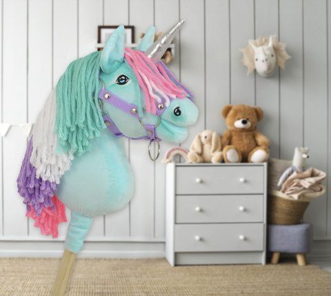 Hobby Horse Jednorożec na kiju mały miętowy z kolorową grzywą i srebrnym rogiem Hobby Horse Jednorożec na kiju mały miętowy z kolorową grzywą i srebrnym rogiem