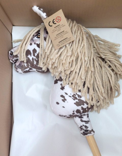 Hobby Horse Mały koń na kiju Premium - tarantowaty biało-brązowy z beżową grzywą A4 Hobby Horse Mały koń na kiju Premium - tarantowaty biało-brązowy z beżową grzywą A4