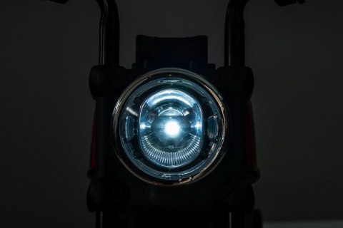 Motorek Chopper FASTER na akumulator dla dzieci Biały + Radio FM + Panel audio + LED Motorek Chopper FASTER na akumulator dla dzieci Biały + Radio FM + Panel audio + LED