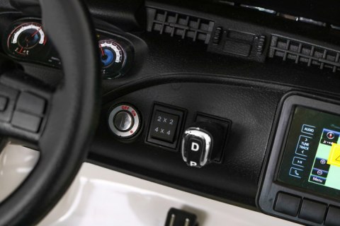 Pojazd Toyota Hilux Biała Pojazd Toyota Hilux Biała