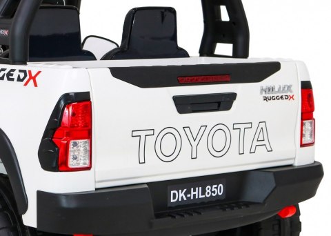 Pojazd Toyota Hilux Biała Pojazd Toyota Hilux Biała