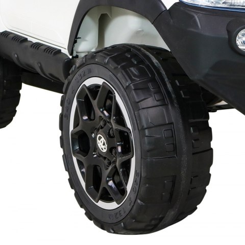 Pojazd Toyota Hilux Biała Pojazd Toyota Hilux Biała