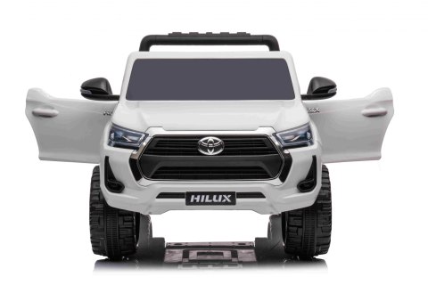 Toyota Hilux na akumulator dla dzieci Biały + Napęd 4x4 + Pilot + 2 bagażniki + Radio MP3 + LED Toyota Hilux na akumulator dla dzieci Biały + Napęd 4x4 + Pilot + 2 bagażniki + Radio MP3 + LED